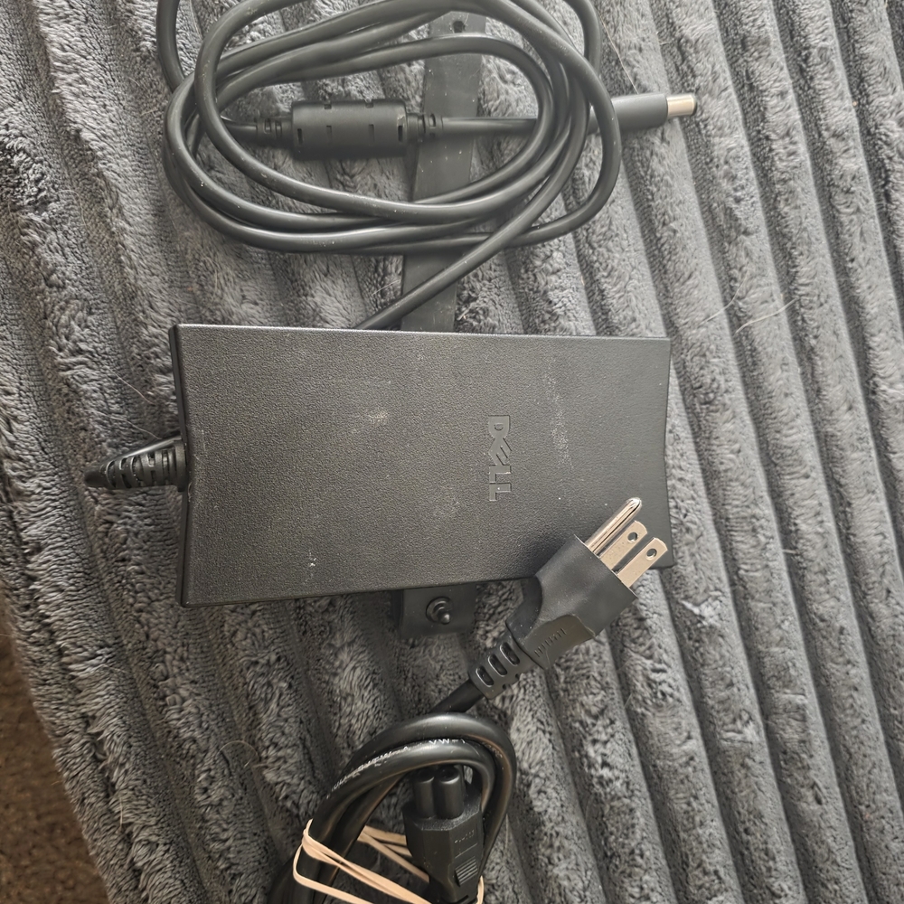 Genuine Dell 130W AC Adapter (Model: DA130PE1-00